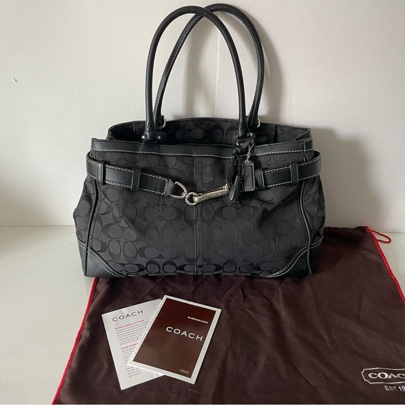 Genuine Coach Signature C Handbag. Fabric with leather Trim. - Picture 6 of 8